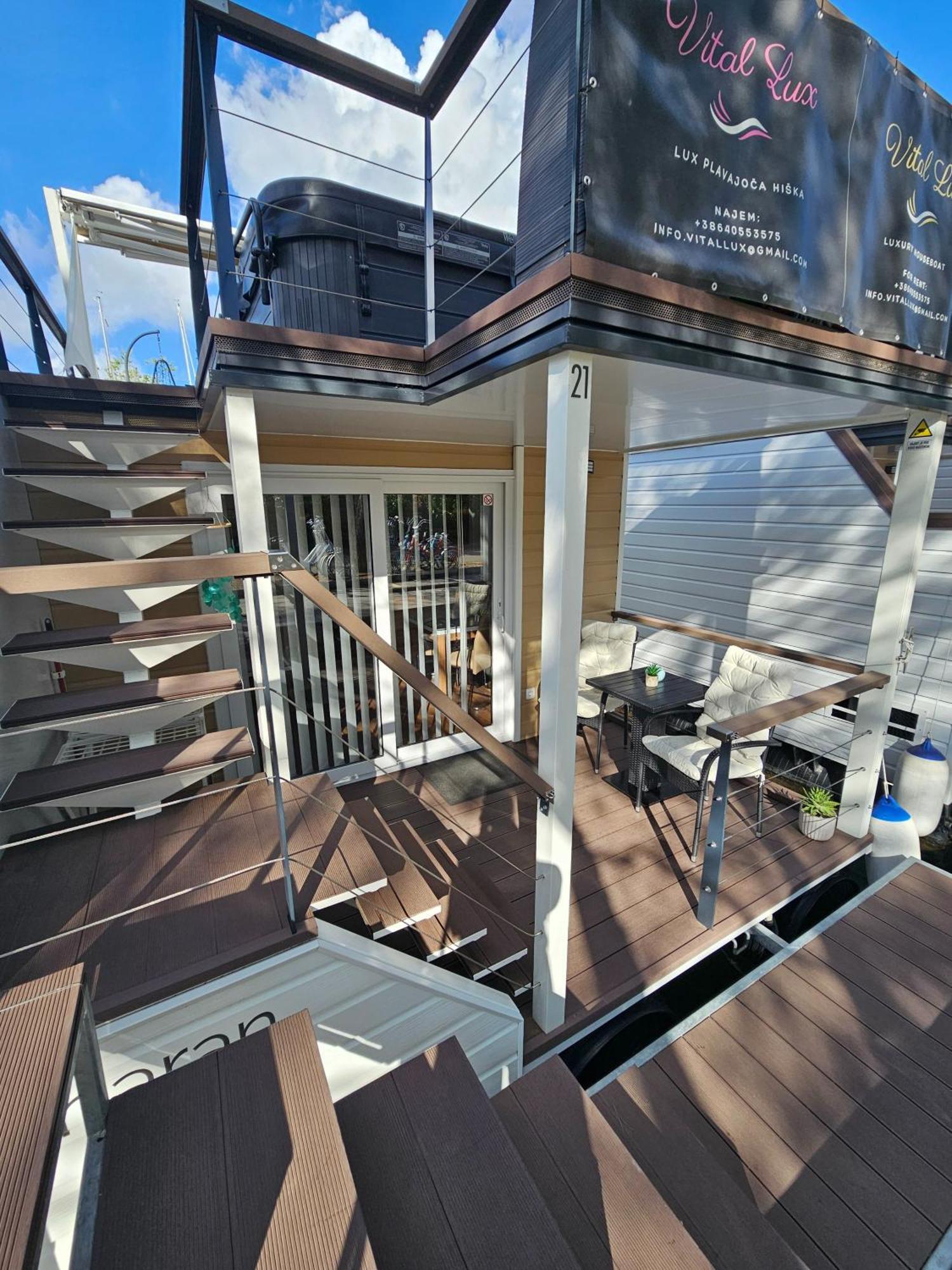 Floating Sea House - Vital Lux بورتوروز المظهر الخارجي الصورة