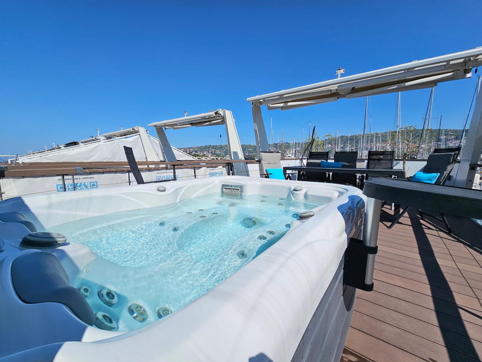 Floating Sea House - Vital Lux بورتوروز المظهر الخارجي الصورة